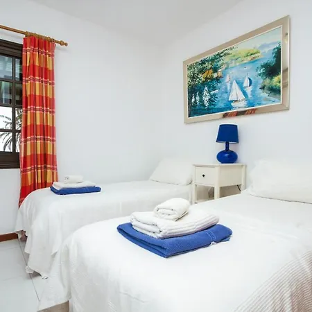 Sleeps 8 Pool Air Con Wifi * Costa Teguise