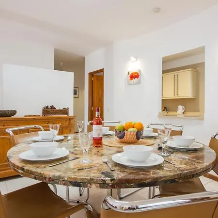 Sleeps 8 Pool Air Con Wifi *